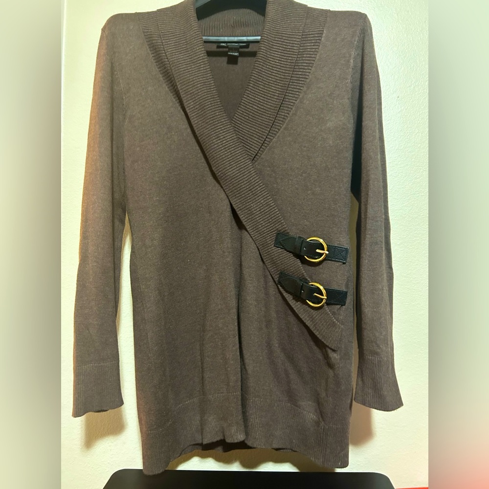Inc International concepts-brown with buckle v-neck sweater- size large
